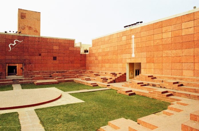 With the intention to promote Rajasthani arts, crafts and culture, Rajasthan government introduced JKK (Jawahar Kala Kendra).