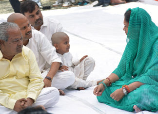 सीएम राजे ने मंदिर में किए दर्शन, पूर्व जिला प्रमुख को प्रतापगढ़ में दी श्रद्धांजलि