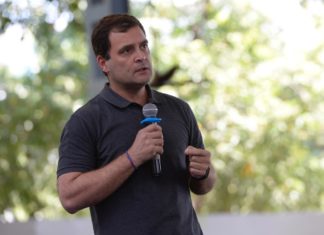 राहुल गांधी स्टेला मैरिस कॉलेज में महिलाओं को सम्बोधित करते हुए