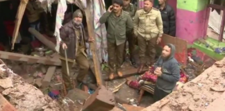 अभिनंदन के भारत लौटते समय कश्मीर में गोलीबारी हुयी