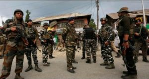 आतंकवाद और आर्टिकल 35A के लिए दस दिनों के भीतर कश्मीर में सेना की 100 टुकड़ियां भेजी गयी